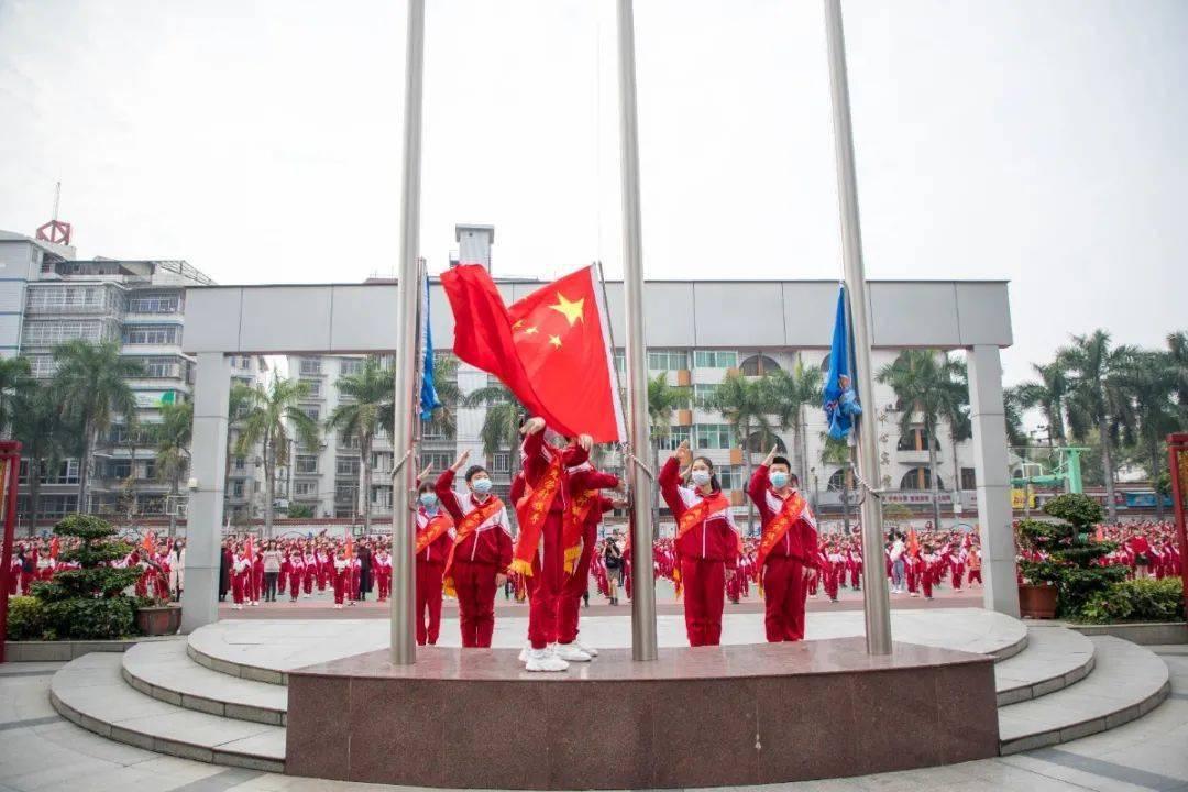 女生说何事怎么回答？游戏画面